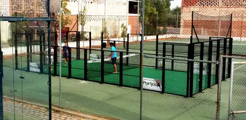 Terrain de mini-court pour événement en Espagne